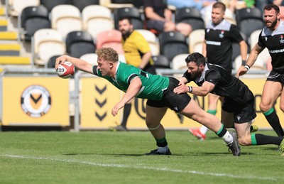 100525 - Seven Sisters v Gwernyfed, Mens Division 4 Cup Final - Gethin Davies of Gwernyfed reaches out to score try