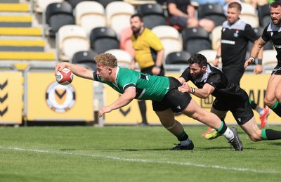 100525 - Seven Sisters v Gwernyfed, Mens Division 4 Cup Final - Gethin Davies of Gwernyfed reaches out to score try