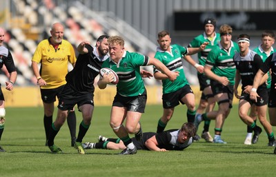 100525 - Seven Sisters v Gwernyfed, Mens Division 4 Cup Final - Gethin Davies of Gwernyfed breaks away