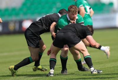 100525 - Seven Sisters v Gwernyfed, Mens Division 4 Cup Final - Lloyd Powell of Gwernyfed is tackled