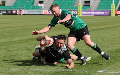 100525 - Seven Sisters v Gwernyfed, Mens Division 4 Cup Final - Kyle Davies of Seven Sisters powers over to score try