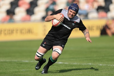 100525 - Seven Sisters v Gwernyfed, Mens Division 4 Cup Final - Craig Kendall of Seven Sisters races in to score try