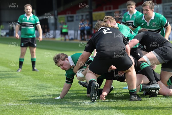 100525 - Seven Sisters v Gwernyfed, Mens Division 4 Cup Final - Prys Eckley of Gwernyfed powers over to score try