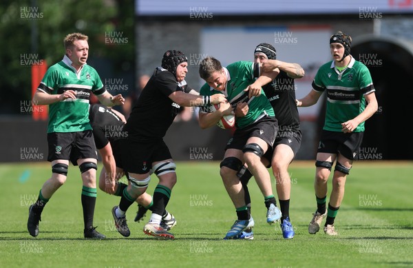 100525 - Seven Sisters v Gwernyfed, Mens Division 4 Cup Final - Will Eckley of Gwernyfed looks to break away
