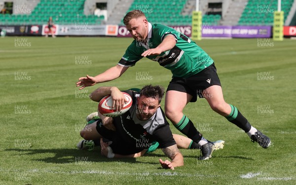 100525 - Seven Sisters v Gwernyfed, Mens Division 4 Cup Final - Kyle Davies of Seven Sisters powers over to score try