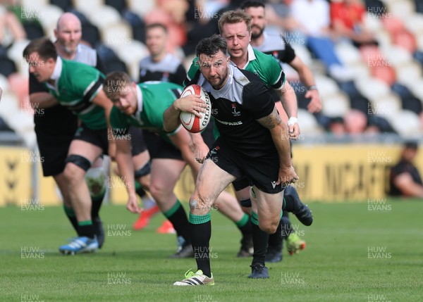 100525 - Seven Sisters v Gwernyfed, Mens Division 4 Cup Final - Kyle Davies of Seven Sisters breaks away