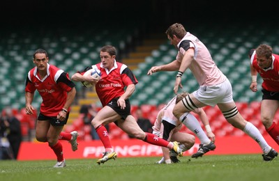 17.05.08 Shane Williams XV v Justin Marshall XV Shane Williams makes a break.  