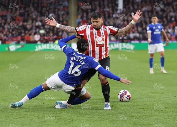 180425 - Sheffield United v Cardiff City - Sky Bet Championship - Chris Willock of Cardiff and Gustavo Hamer of Sheffield Utd