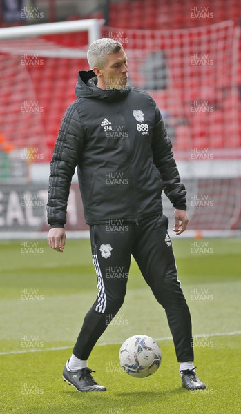 230422 - Sheffield United v Cardiff City - Sky Bet Championship - Manager Steve Morison of Cardiff warm up before the match