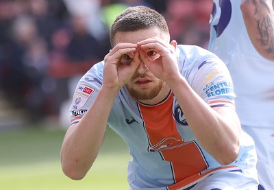 030426 - Sheffield United v Swansea City - Sky Bet Championship - Zan Vipotnik of Swansea celebrates scoring penalty goal to equal scores 1-1