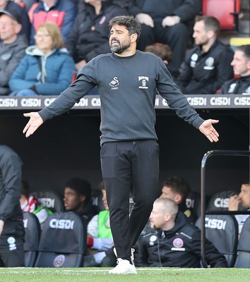 030426 - Sheffield United v Swansea City - Sky Bet Championship - Swansea manager Vitor Matos gives instruction to his players