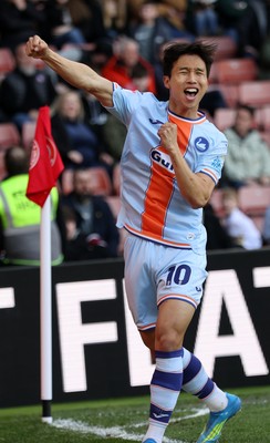 030426 - Sheffield United v Swansea City - Sky Bet Championship - Eom Ji-sung of Swansea celebrates after scoring the equaliser 3-3 