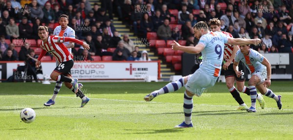 030426 - Sheffield United v Swansea City - Sky Bet Championship - Zan Vipotnik of Swansea takes penalty to equal scores 1-1