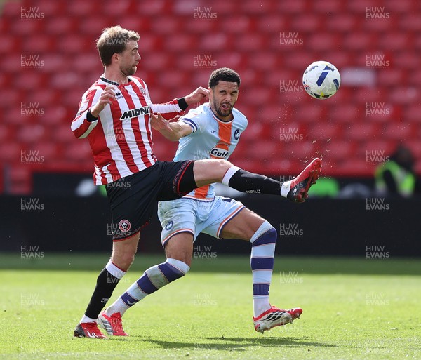 030426 - Sheffield United v Swansea City - Sky Bet Championship - Ben Cabango of Swansea and San Sachdev of Sheffield United 