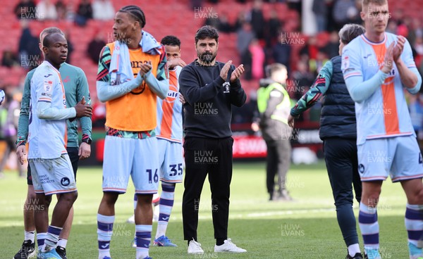 030426 - Sheffield United v Swansea City - Sky Bet Championship - Swansea manager Vitor Matos salutes the travelling fans at the end of the match