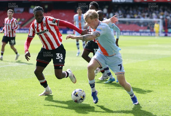 030426 - Sheffield United v Swansea City - Sky Bet Championship - Melker Widell of Swansea and Femi Seriki of Sheffield Utd