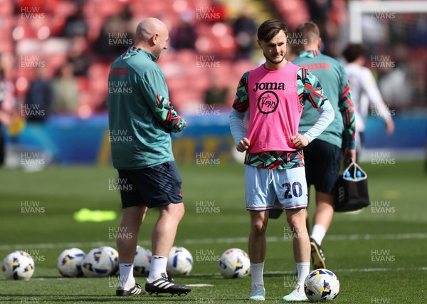 030426 - Sheffield United v Swansea City - Sky Bet Championship - Liam Cullen of Swansea during the warm up