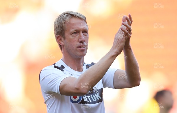 040818 - Sheffield United v Swansea City, Sky Bet Championship - Swansea City manager Graham Potter applauds the travelling fans at the end of the match