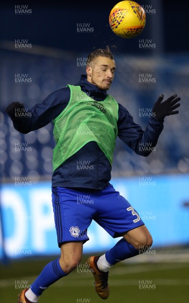 200118 - Sheffield Wednesday v Cardiff City - Sky Bet Championship -  Joe Bennett of Cardiff practices before the match