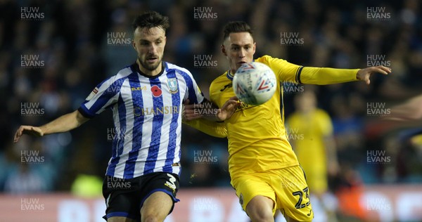 091119 - Sheffield Wednesday v Swansea City - Sky Bet Championship - Connor Roberts of Swansea and Morgan Fox of Sheffield Wednesday 
