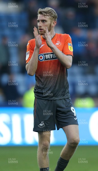 230219 - Sheffield Wednesday v Swansea City - Sky Bet Championship - Oli McBurnie  of Swansea applauds the fans at the end of the game 