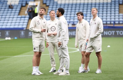 300825 - Sheffield Wednesday v Swansea City - Sky Bet Championship - team on arrival