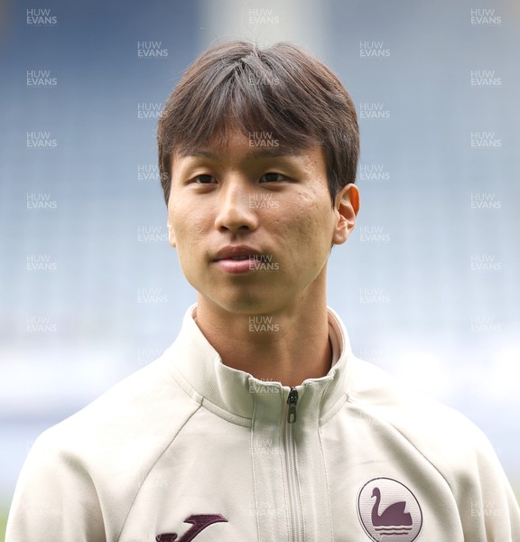 300825 - Sheffield Wednesday v Swansea City - Sky Bet Championship - Eom Ji-sung of Swansea