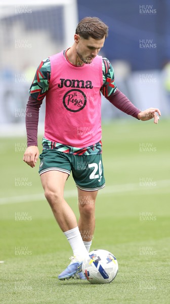 300825 - Sheffield Wednesday v Swansea City - Sky Bet Championship - Liam Cullen of Swansea 
