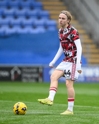 151125 - Shrewsbury Town v Newport County - Sky Bet League 2 - Sammy Braybrooke of Newport County during the pre-game warmup
