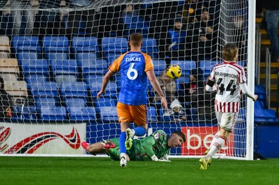 151125 - Shrewsbury Town v Newport County - Sky Bet League 2 - Anthony Scully of Shrewsbury Town scores to make it 1-0