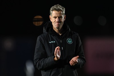 151125 - Shrewsbury Town v Newport County - Sky Bet League 2 - David Hughes Manager of Newport County applauds the fans after the game