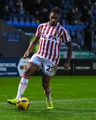151125 - Shrewsbury Town v Newport County - Sky Bet League 2 - Akinwale Odimayo of Newport County in action