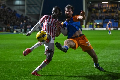 151125 - Shrewsbury Town v Newport County - Sky Bet League 2 - Cameron Antwi of Newport County and Sam Stubbs of Shrewsbury Town battles for the ball