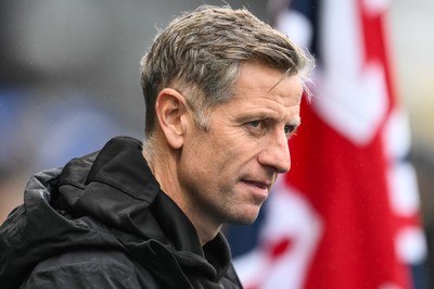 151125 - Shrewsbury Town v Newport County - Sky Bet League 2 - David Hughes Manager of Newport County