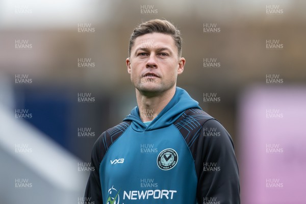 151125 - Shrewsbury Town v Newport County - Sky Bet League 2 - James Clarke of Newport County arrives ahead of the game