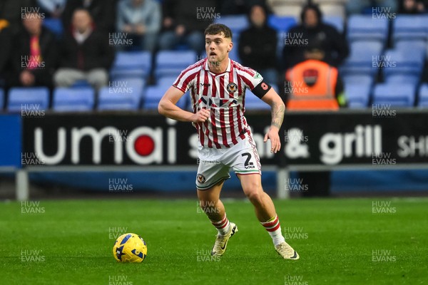 151125 - Shrewsbury Town v Newport County - Sky Bet League 2 - Cameron Evans of Newport County makes a break with the ball