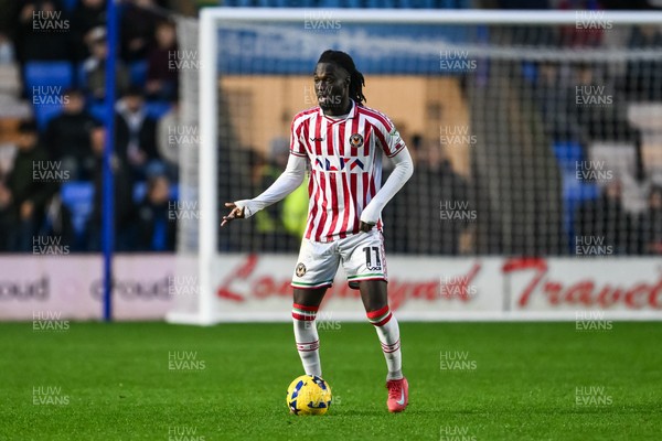 151125 - Shrewsbury Town v Newport County - Sky Bet League 2 - Cameron Antwi of Newport County in action