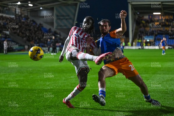 151125 - Shrewsbury Town v Newport County - Sky Bet League 2 - Cameron Antwi of Newport County and Sam Stubbs of Shrewsbury Town battles for the ball