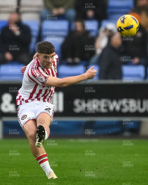 151125 - Shrewsbury Town v Newport County - Sky Bet League 2 - Cameron Evans of Newport County clears up field