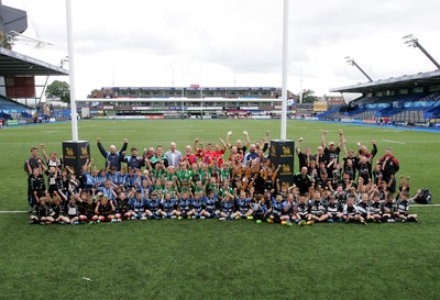 150815 - Singha Premiership Rugby 7's Series - youngsters from all four regions play before the main event