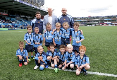 150815 - Singha Premiership Rugby 7's Series - youngsters from all four regions play before the main event