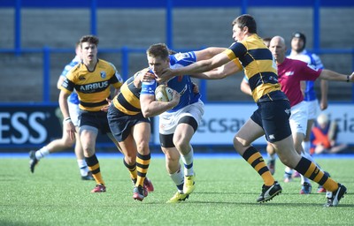 150815 - Singha Premiership Rugby 7sDragons Matthew Pewtner breaks through the Blues defence