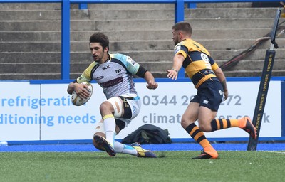 150815 - Singha Premiership Rugby 7s Ospreys Alex Humphries scores try against the Blues