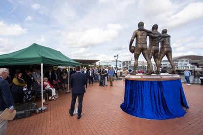 050925 - The Rugby Code Breaker statue in Cardiff Bay has had a new name plaque after William ‘Billy’ Boston has received his knighthood - 