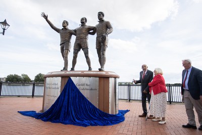 050925 - The Rugby Code Breaker statue in Cardiff Bay has had a new name plaque after William �Billy� Boston has received his knighthood - Billy with wife Joan