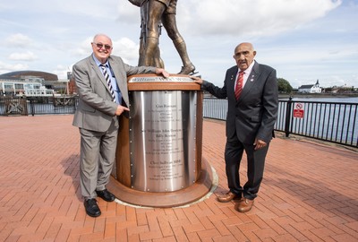 050925 - The Rugby Code Breaker statue in Cardiff Bay has had a new name plaque after William �Billy� Boston has received his knighthood - Jim Mills and Billy
