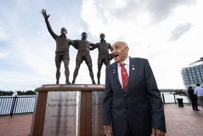 050925 - The Rugby Code Breaker statue in Cardiff Bay has had a new name plaque after William �Billy� Boston has received his knighthood - Sir William �Billy� Boston
