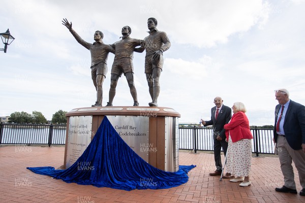 050925 - The Rugby Code Breaker statue in Cardiff Bay has had a new name plaque after William �Billy� Boston has received his knighthood - Billy with wife Joan