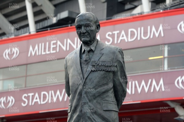 15.11.09 Sir Tasker Watkins Statue... The statue of   Sir Tasker Watkins is unveiled at the entrance to the Millennium Stadium in Cardiff. 