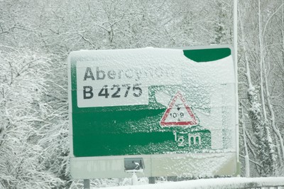 180113 - Snow hits south Wales -Signs on the A470 north of Cardiff indicate the hazardous conditions